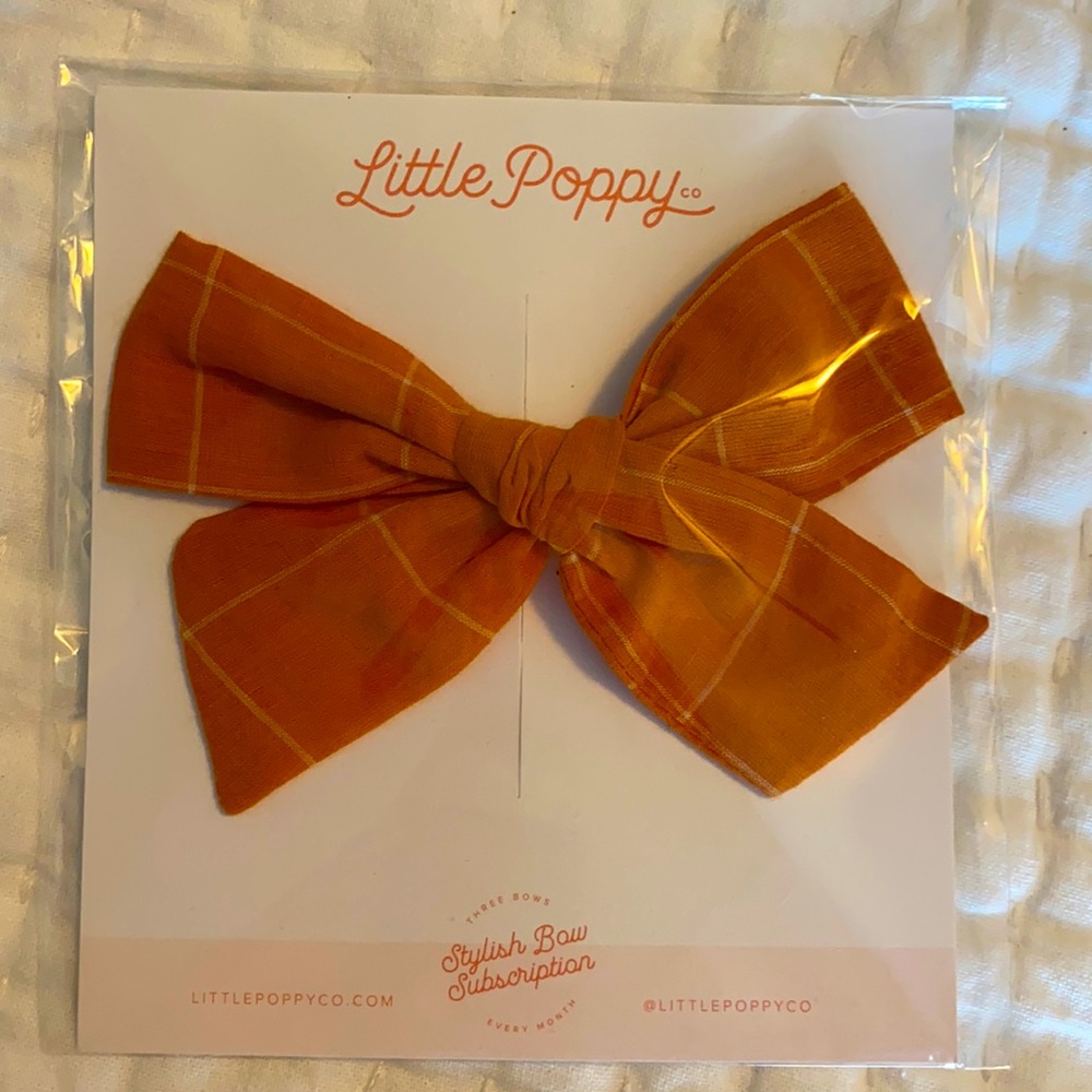 Little Poppy October 2020 oversized bow